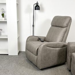 Butaca Relax Power Lift con Estructura de Madera de Eucalipto, Color Cemento, 74x100x88 cm